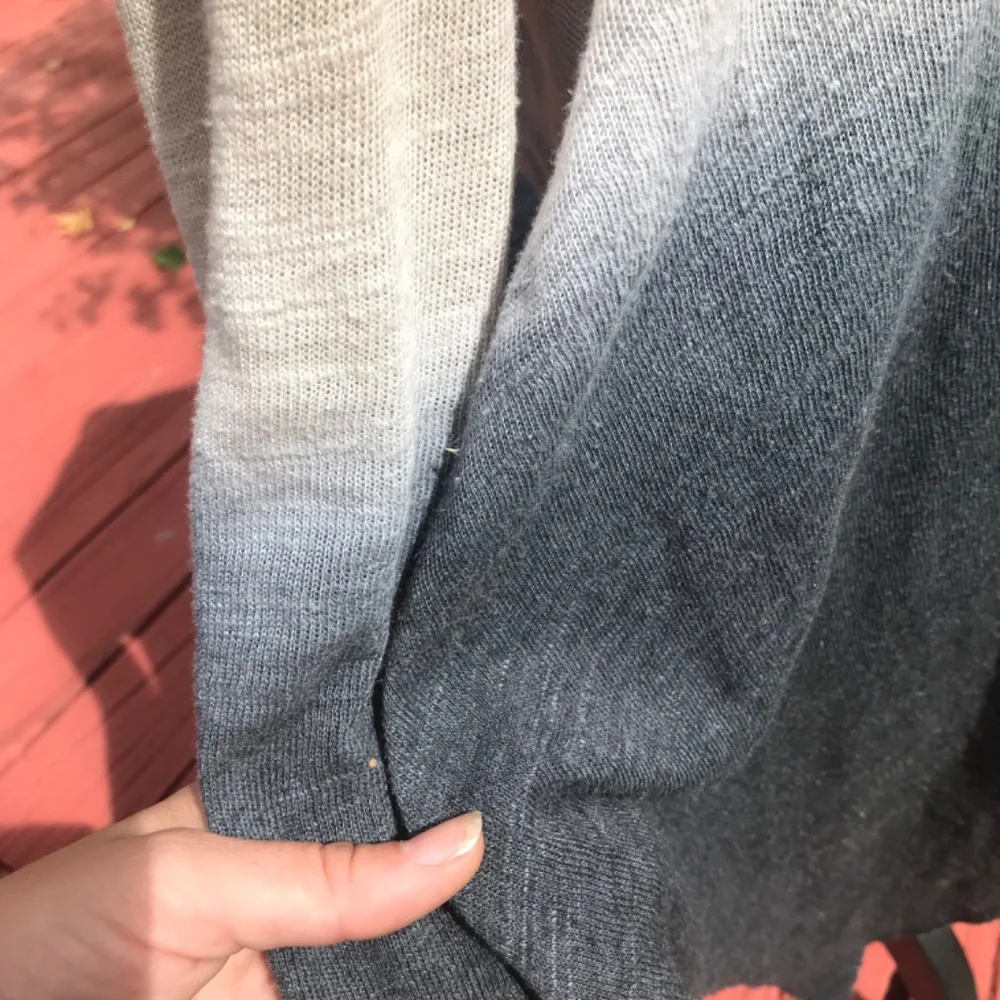 Young, broke & fabulous bleeding colors long sleeved shirt - Picture 5 of 9